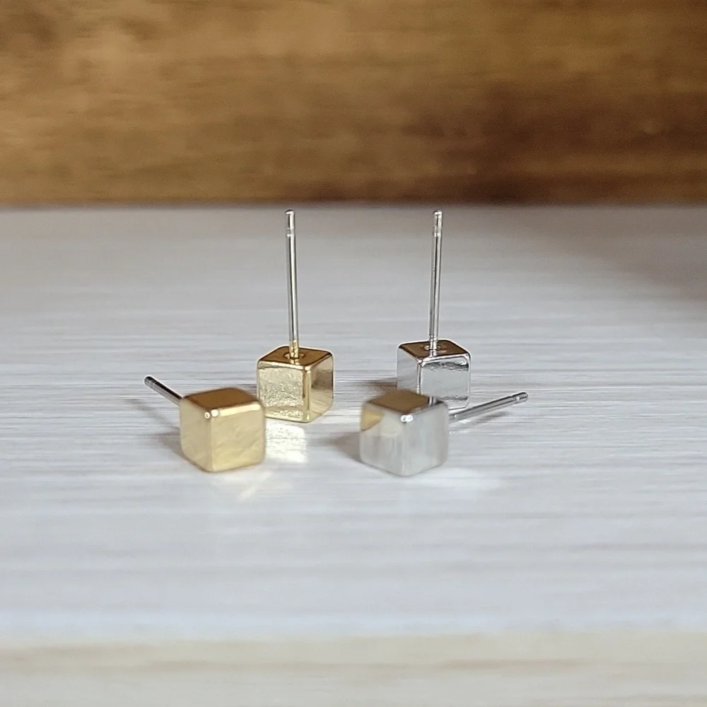 CLASSIC CUBE STUD EARRINGS, Choice of Color